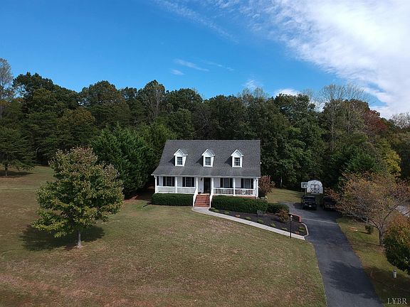 2nd image of 1086 Steeple Chase Dr