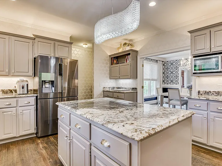 126 Dewberry Ln — Photo 12