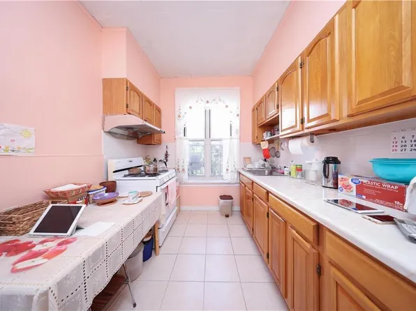 2176 East 13th Street image 3 of 29