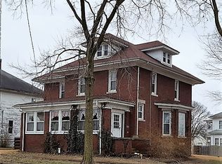 301 W 5th St, Beardstown, IL 62618