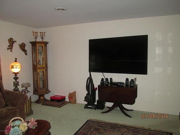 3rd image of 33A Edinburgh Ln #A