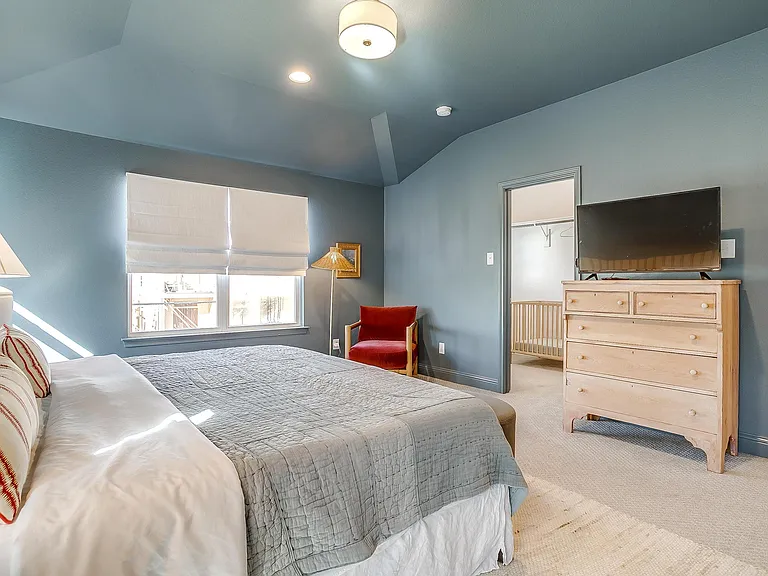 215 Athenia Dr — Photo 13
