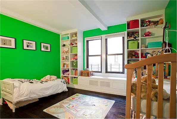 Sold by Douglas Elliman | media 24