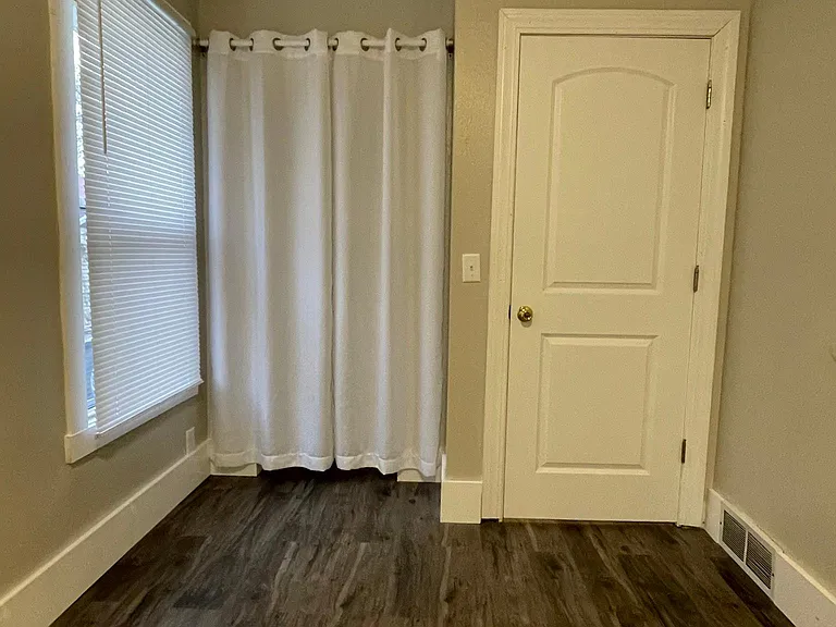 6105 N Detroit Ave — Photo 14