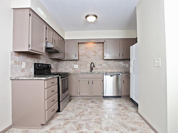 4th image of 1866 N Winstead St #2