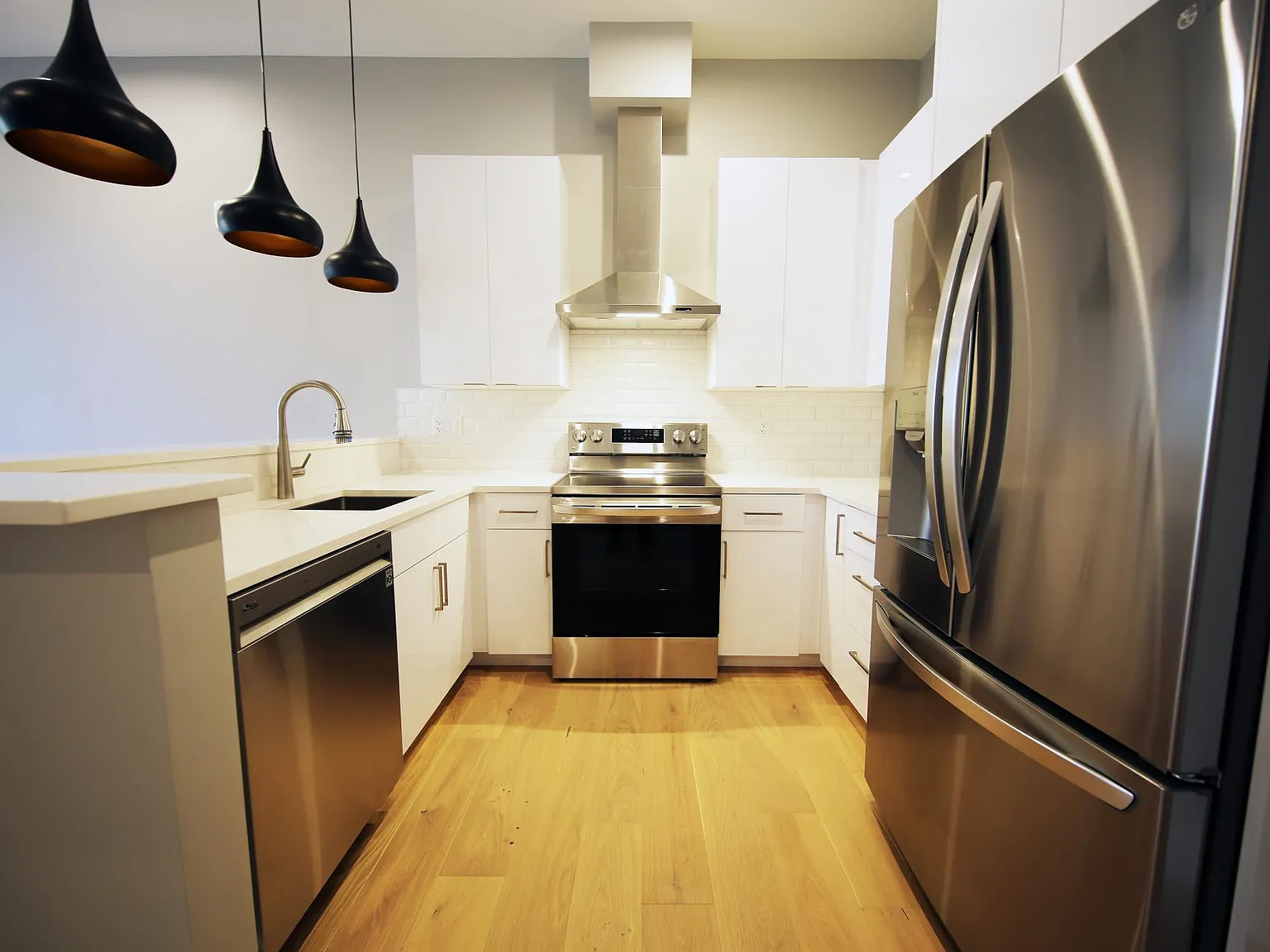 1 bed, 665 sqft, $2,995 — Photo 4