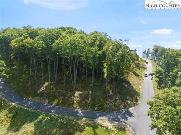 131 Eagle Roost, Banner Elk, NC 28604