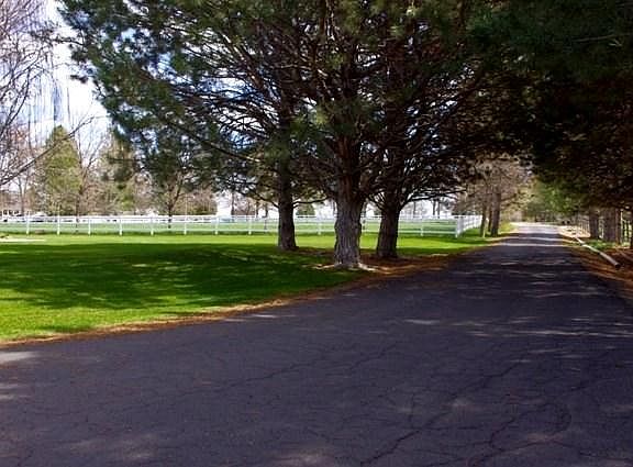 3rd image of 1792 W Wildflower Ln