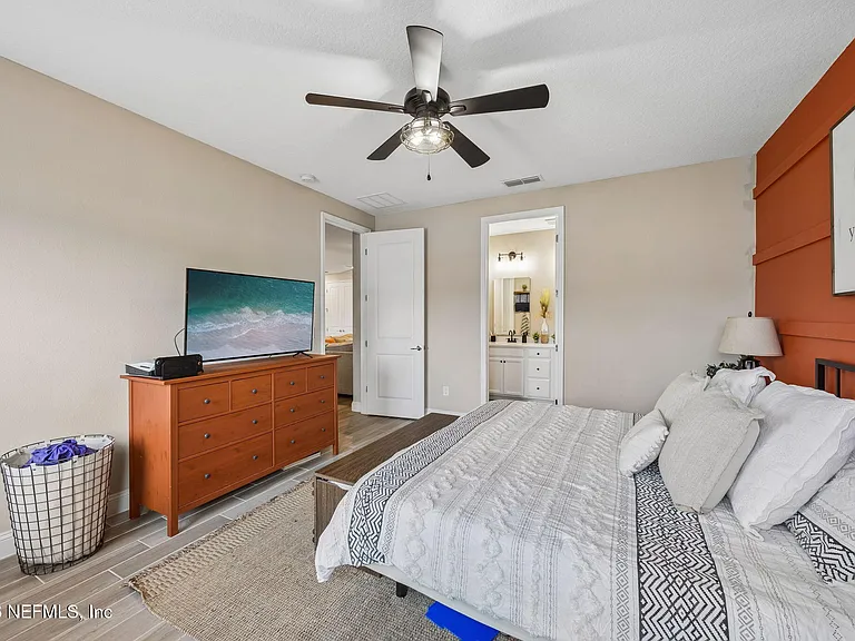 118 Sadler Ct — Photo 14