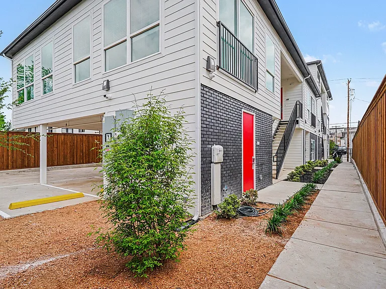 2217 N Fitzhugh Ave #205 — Photo 41