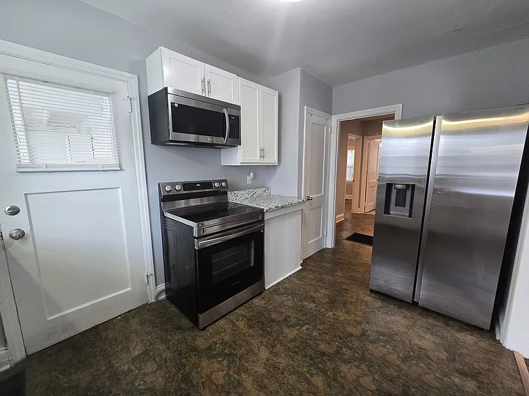 919 Chester Cir — Photo 8