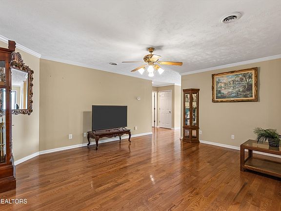 5th image of 135 Creekwood Way #118