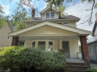 2620 S Taylor Rd, Cleveland Heights, OH 44118