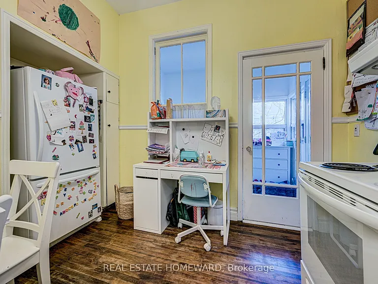 66 Mackenzie Cres #MAIN FL — Photo 18
