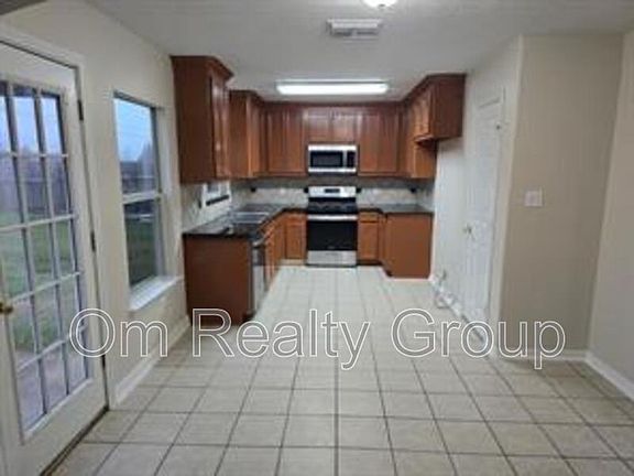 3rd image of 707 Mockingbird St #5616
