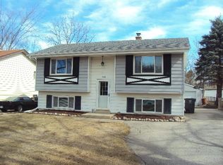 5522 S 43rd St, Greenfield, WI 53220