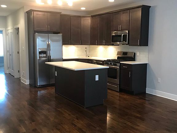 4th image of 2603 E Hagert St #1A
