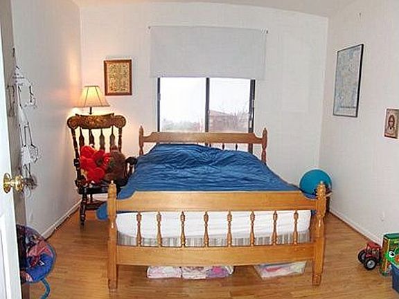 Second bedroom.
