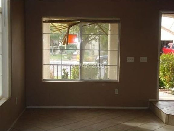 3rd image of 9562 Soloshine St