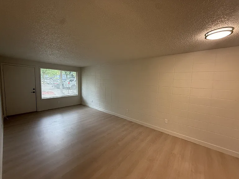 1005 W 7th Ave #2 — Photo 3