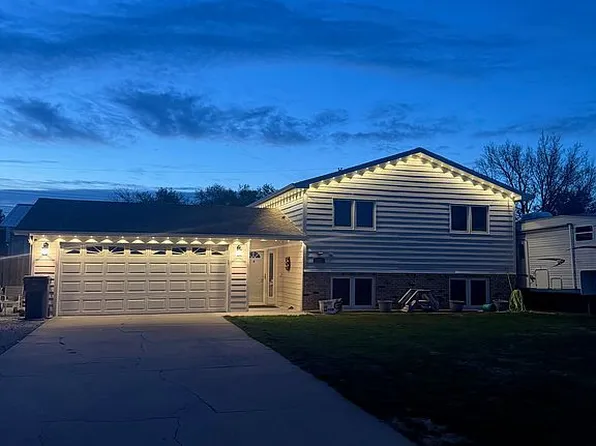 2207 Westridge Dr, Ogallala, NE 69153