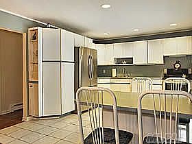 4th image of 18 Stiles Dr