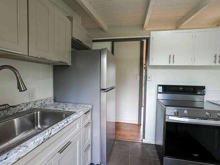 1840 California Ave — Photo 9