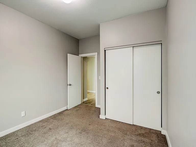 Clairemont Apartments — Photo 27