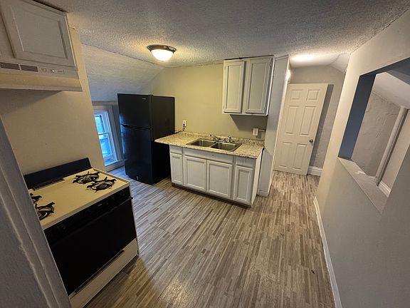 2nd image of 137 N Gorham St Unit 1