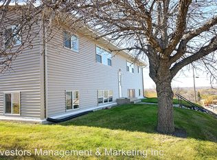 601 6th Ave SW APT 2, Minot, ND 58701