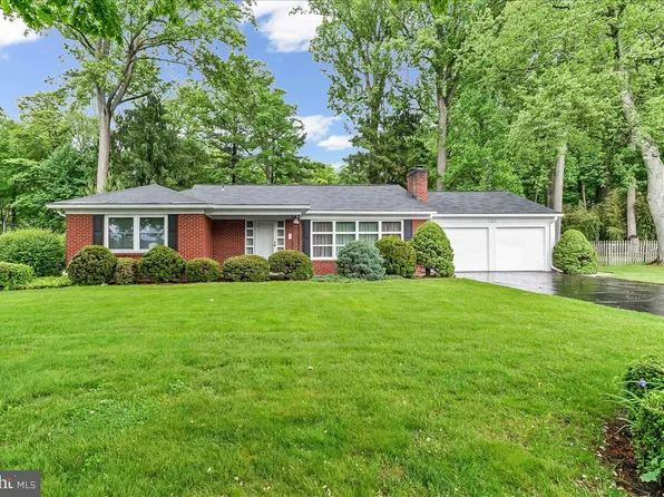 1219 Scott Dr, Coatesville, PA 19320