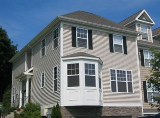 7 Crestview Ln, Danbury, CT 06810