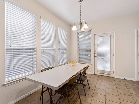 4th image of 712 Franklin Blvd APT C