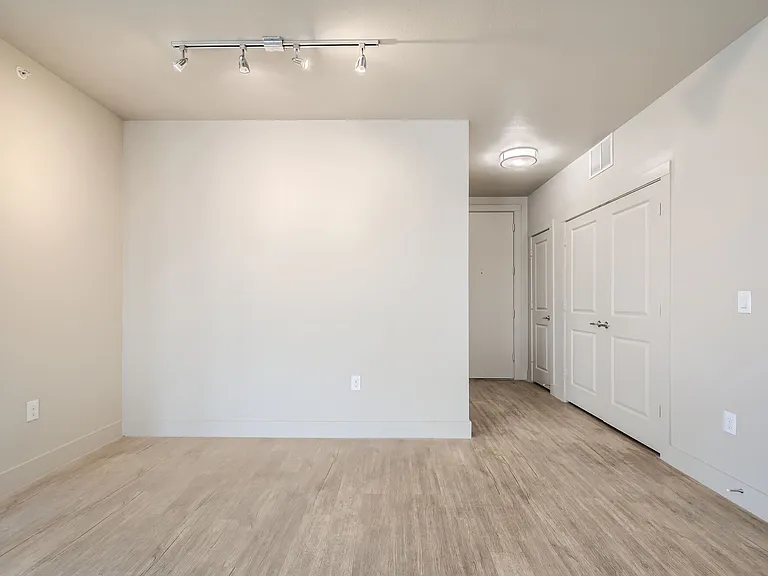 The Lucas Apartments — Photo 36
