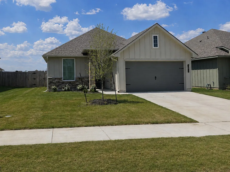 903 James Parker Cir