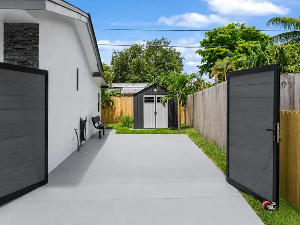 3141 NE 14th Avenue, Pompano Beach, FL 33064