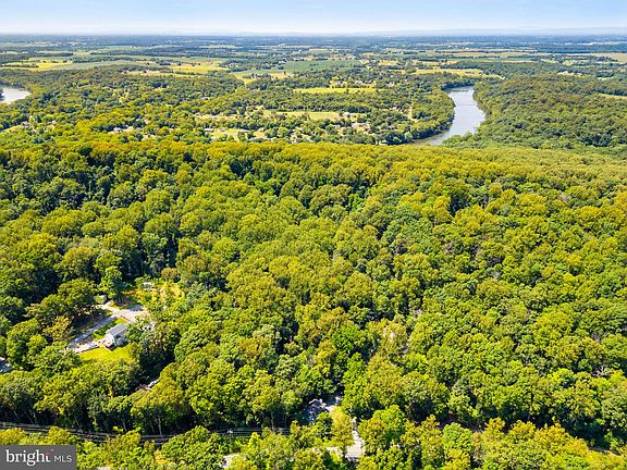 4th image of 31 Shenandoah River Dr