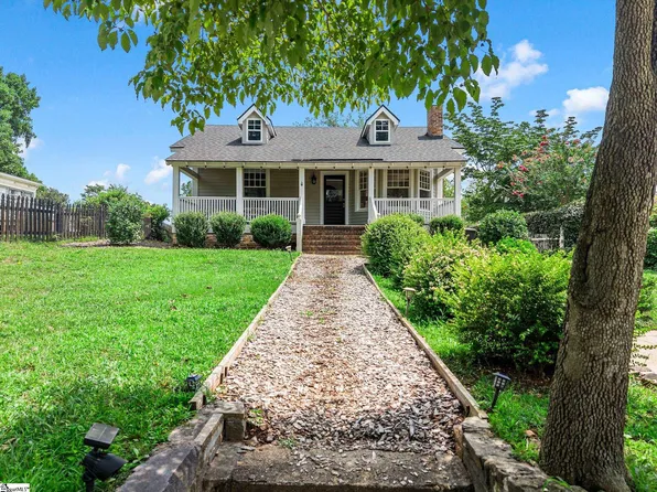 143 Broadway Ave, Tryon, NC 28782
