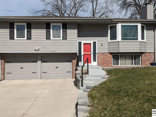 5005 S 93rd Cir, Omaha, NE 68127