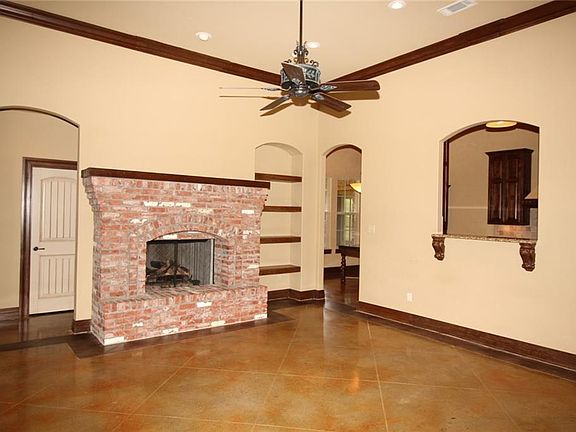 3rd image of 6213 S 26th St