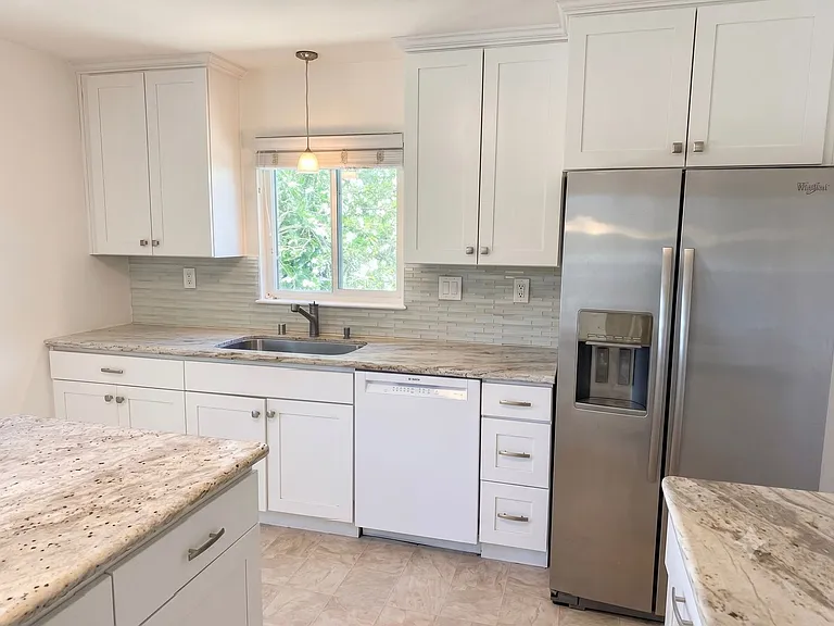1608 Poplar Dr — Photo 9