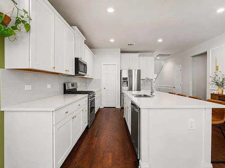 5809 Lehman Way — Photo 11