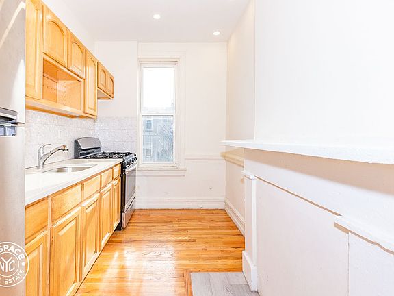 2nd image of 1474 Fulton St #1G