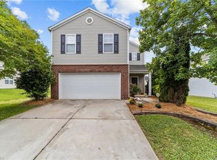 405 Sutton Pl, Mebane, NC 27302