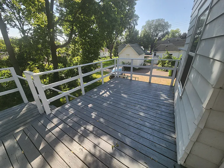223 Broadway St — Photo 4