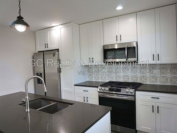 2nd image of 4501 S Leamington Ave