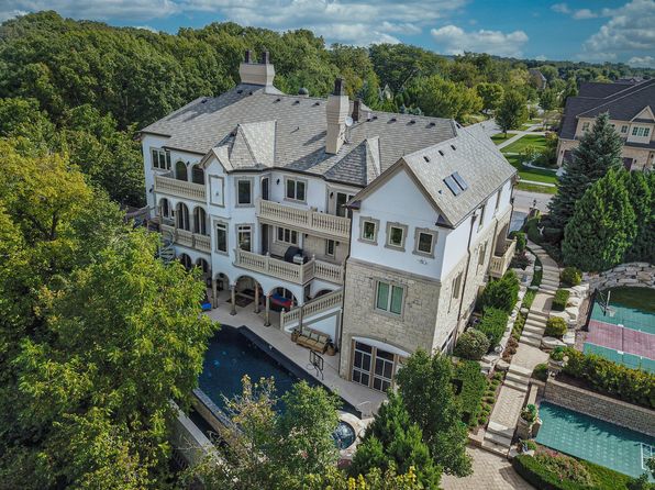 51 Ford Ln, Naperville, IL 60565