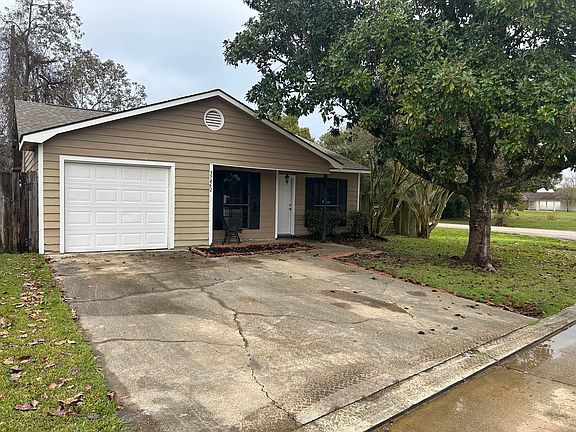 2nd image of 37462 W Hillside Dr
