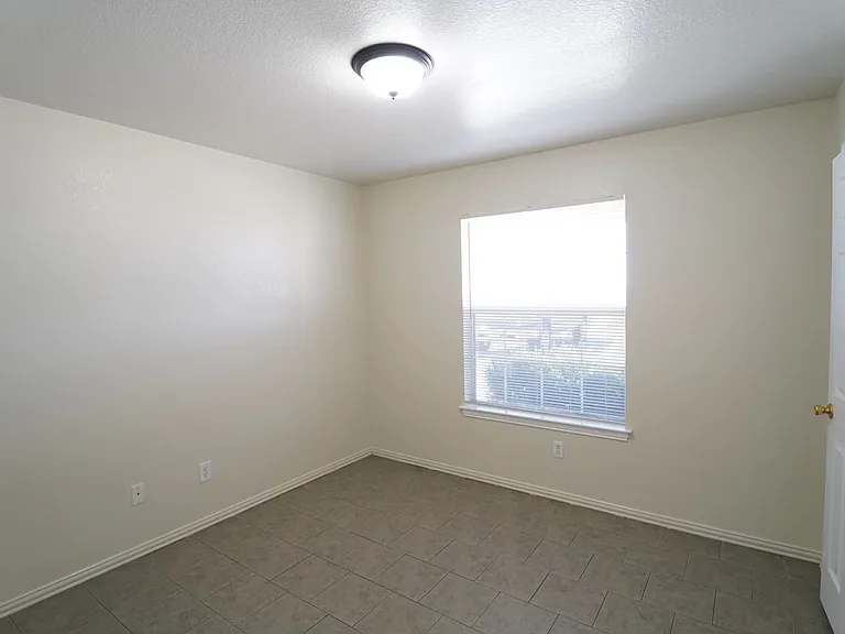 327 S Blue Jay Ct — Photo 17