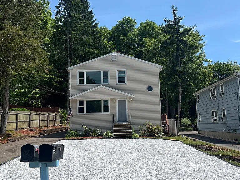 Burban Dr — Photo 15
